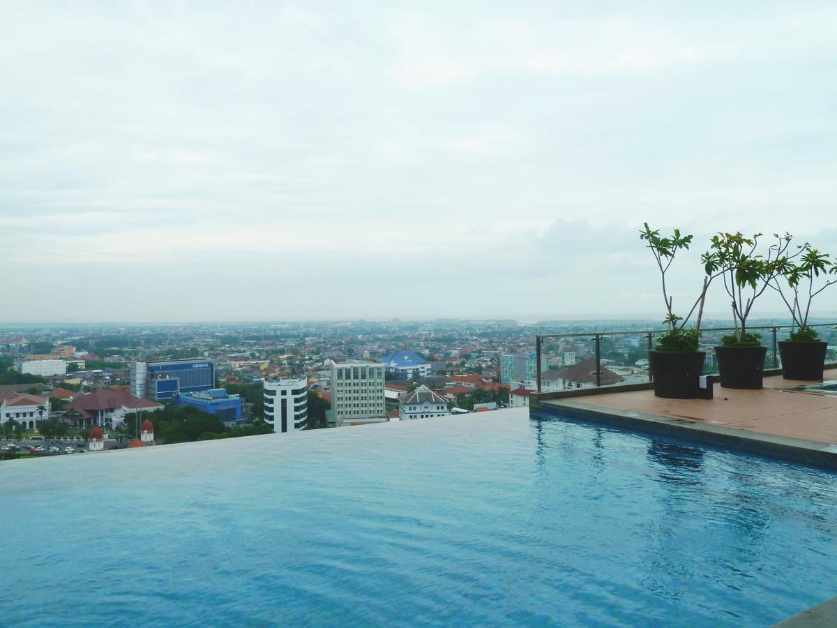 Pinnacle Apartment Pandanaran Semarang Exterior foto